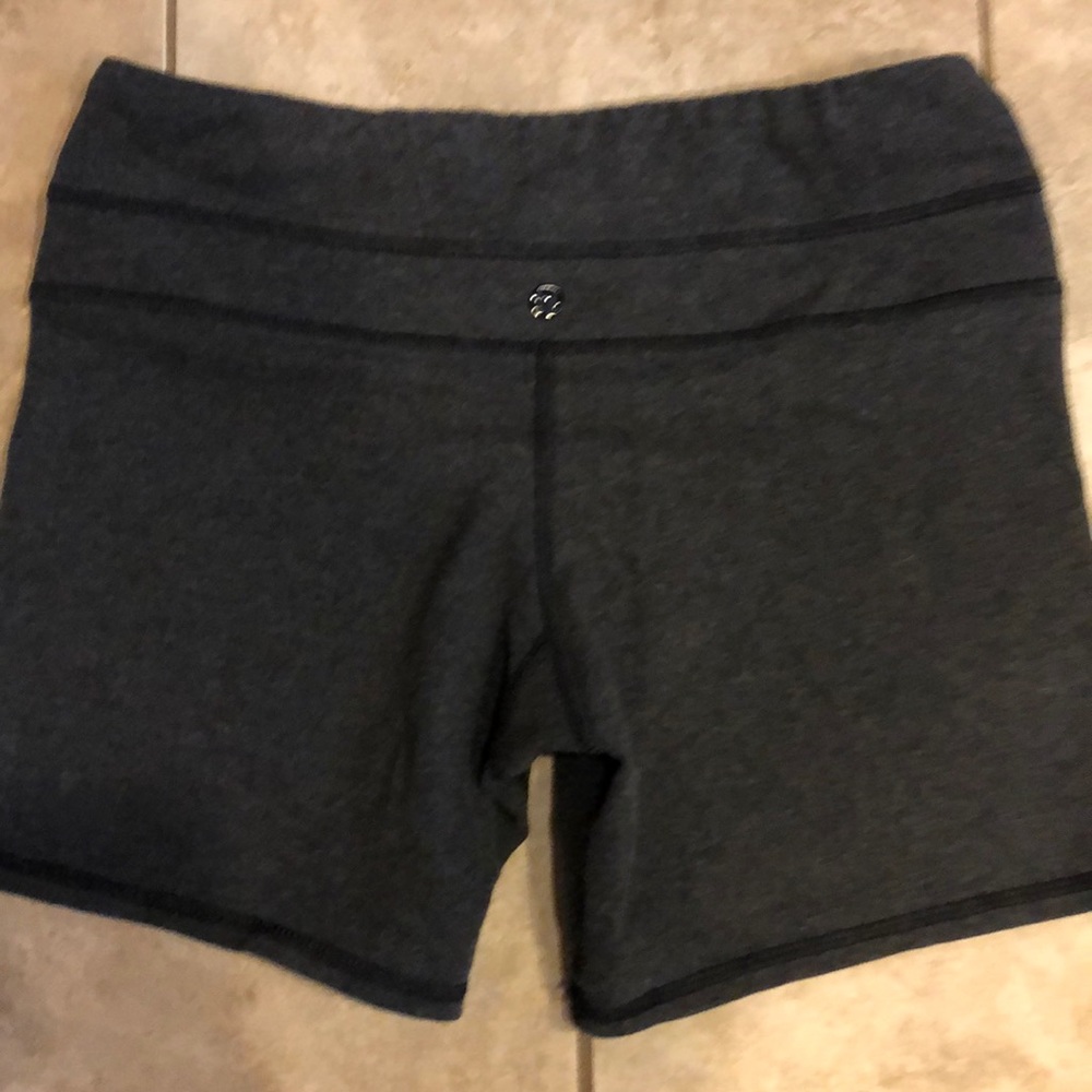 Lululemon shorts EUC 6